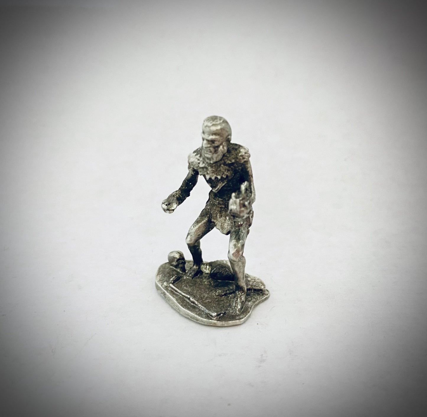 Blackened Antique Single Pewter - Brodgar